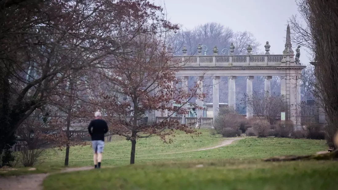 Das Wetter wird am Wochenende teils freundlich. - Bild: Christoph Soeder/dpa