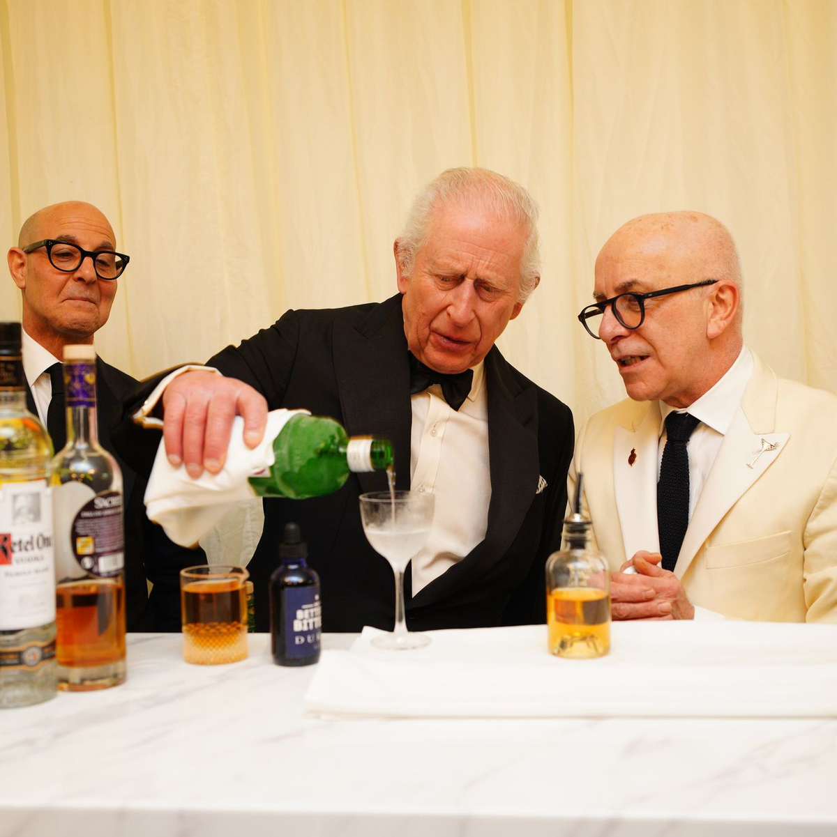 Neben britischen Stars wie den Beckhams waren auch viele italienische Prominente wie die Modeschöpferin Donatella Versace eingeladen. - Foto: Ben Birchall/PA Wire/dpa