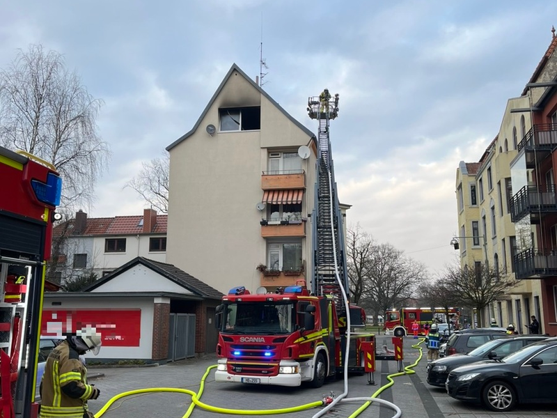 FW Bremerhaven: Küchenbrand in Lehe- Feuerwehr Bremerhaven verhindert Ausbreitung - Foto: presseportal.de