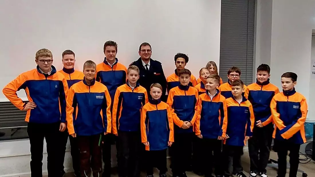 FW Drolshagen: Jahresdienstbesprechung der Feuerwehr der Stadt Drolshagen: Ehrungen für langjährige Mitgliedschaften - Wechsel an der Spitze der Jugendfeuerwehr - Bild: presseportal.de