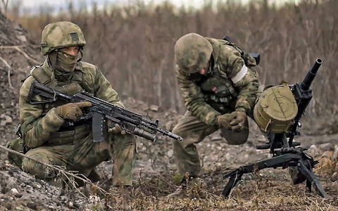 Nach einem Abflauen der KĂ€mpfe in der Ostukraine ĂŒber mehrere Tage greifen russische Truppen wieder heftiger an. - Foto: Uncredited/Russian Defense Ministry Press Service/AP/dpa Nach einem Abflauen der KĂ€mpfe in der Ostukraine ĂŒber mehrere Tage greifen russische Truppen wieder heftiger an. - Foto: Uncredited/Russian Defense Ministry Press Service/AP/dpa