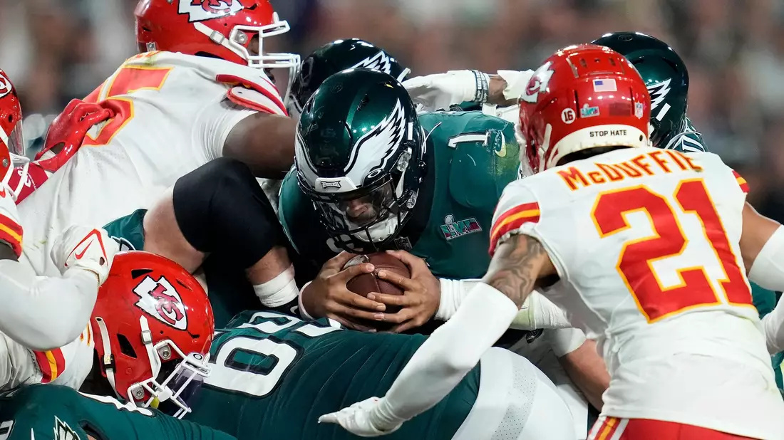Hurts und die Eagles wollen es besser machen als vor zwei Jahren - Bild: Ashley Landis/AP/dpa