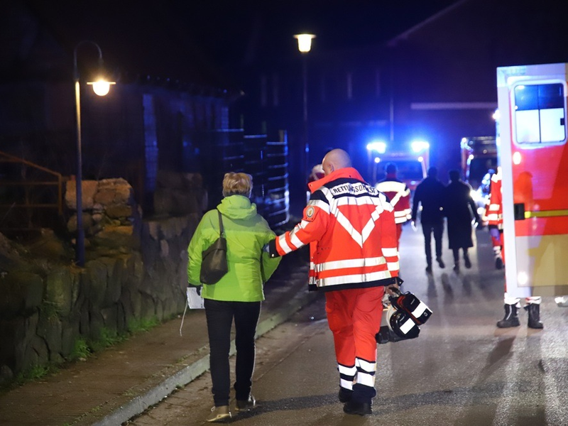 FW-SE: Austritt von Kohlenmonoxid in Grillhütte - 12 Verletzte - Foto: presseportal.de
