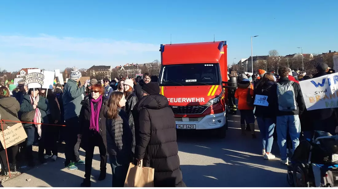 FW-M: Einsatz während Großdemo (Ludwigsvorstadt) - Bild: presseportal.de