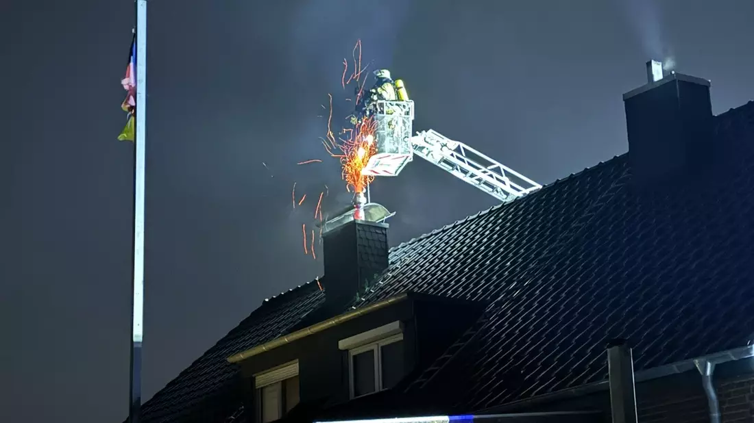 FW-KLE: Kaminbrand in Düffelward - Bild: presseportal.de