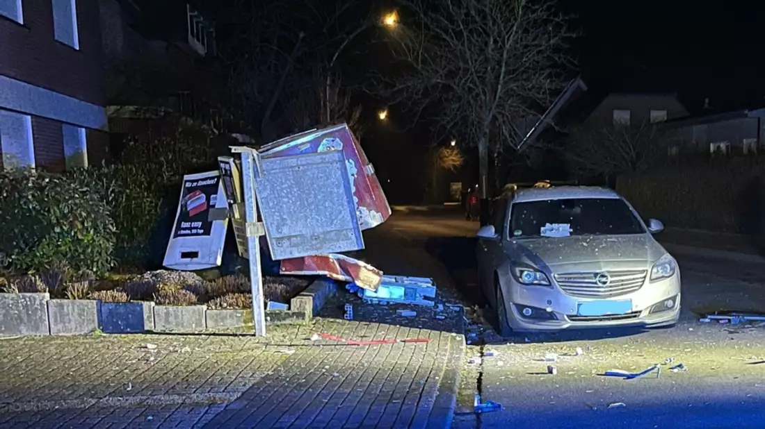 POL-COE: Rosendahl, Darfeld, Oberdarfelder Str. / Zigarettenautomat zerstört - Bild: presseportal.de