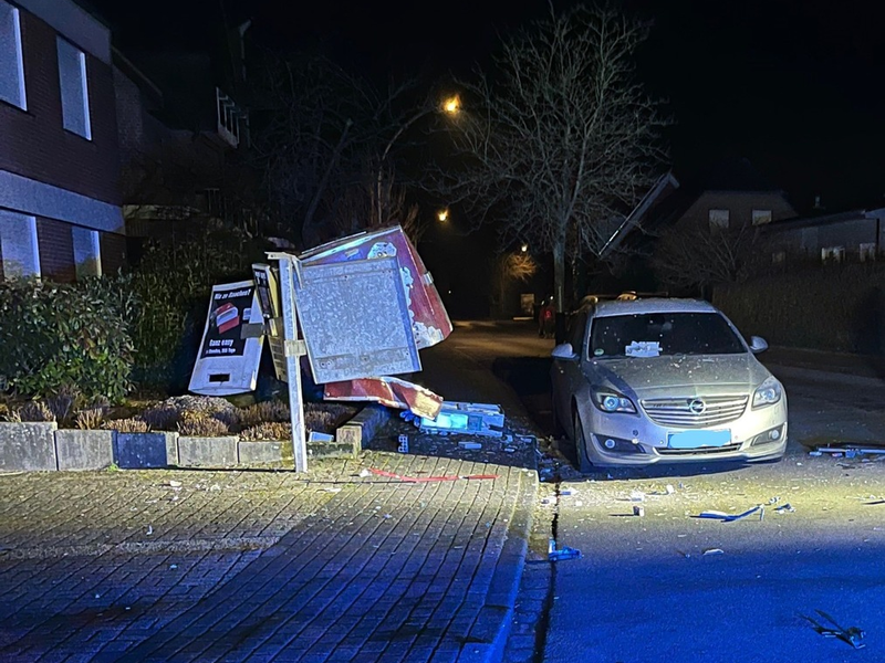 POL-COE: Rosendahl, Darfeld, Oberdarfelder Str. / Zigarettenautomat zerstört - Foto: presseportal.de