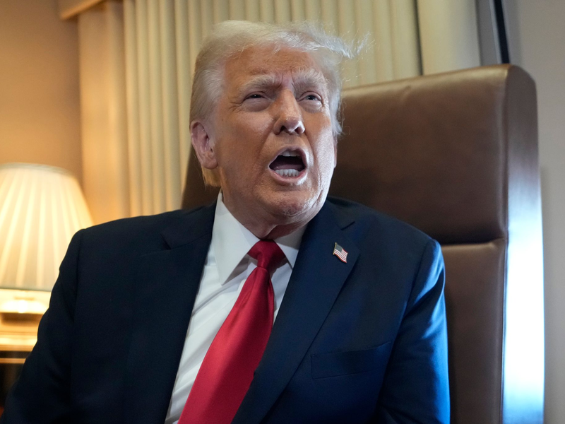 US-Präsident Trump kündigt neue Zölle unter anderem auf Stahl-Importe an. (Archivbild) - Foto: Ben Curtis/AP/dpa