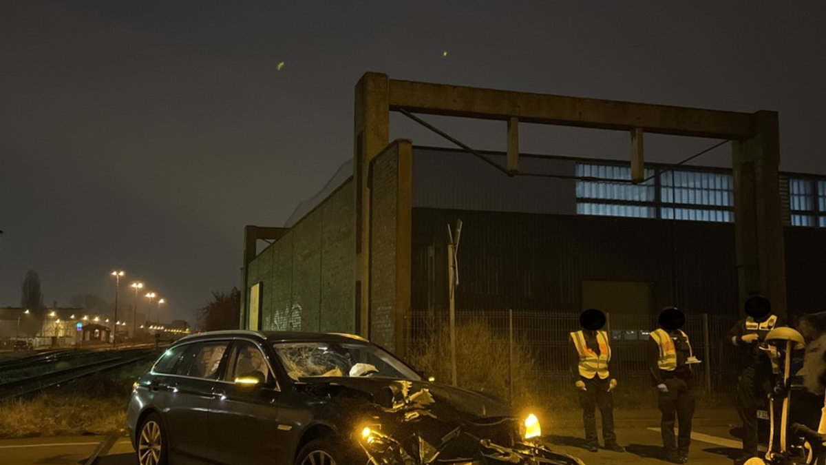 LPI-EF: Fahrzeug kollidiert mit Schrankenanlage - Foto: presseportal.de