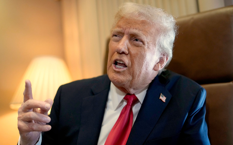 Trump bezeichnet die Begnadigungen als «groĂartige Sache fĂŒr die Menschheit». - Foto: Ben Curtis/AP/dpa Trump bezeichnet die Begnadigungen als «groĂartige Sache fĂŒr die Menschheit». - Foto: Ben Curtis/AP/dpa