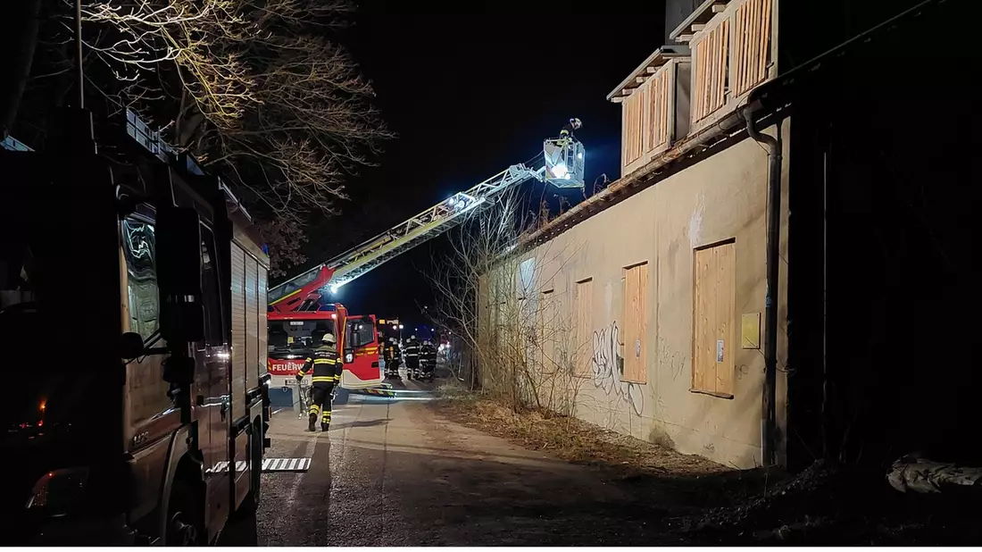 FW-M: Brand im denkmalgeschützten Kieswerk (Perlach) - Bild: presseportal.de