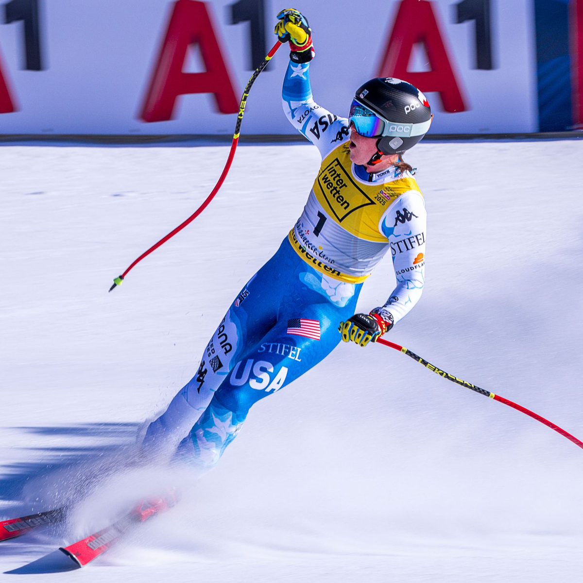 Shiffrins US-Teamkollegin Breezy Johnson gewann am Samstag Abfahrts-Gold. - Foto: Jens Büttner/dpa