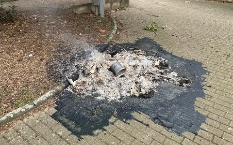 POL-ME: Abgebrannte Mülltonne: Polizei bittet um Hinweise - Ratingen - 2502030 - Foto: presseportal.de