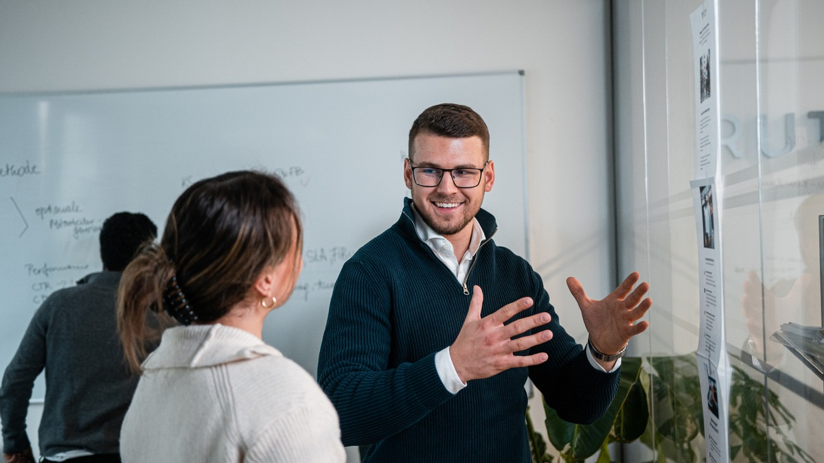 Neue Mitarbeiter ohne Headhunter: Rutzen Media GmbH revolutioniert das Recruiting in der Steuerbranche - Foto: presseportal.de