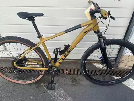 LPI-EF: Goldfarbenes Fahrrad sucht seine Besitzer - Foto: presseportal.de