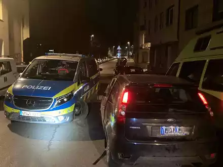 POL-AC: Pizza-Auto geklaut und Unfall gebaut: Mann sitzt jetzt in Gewahrsam - Foto: presseportal.de