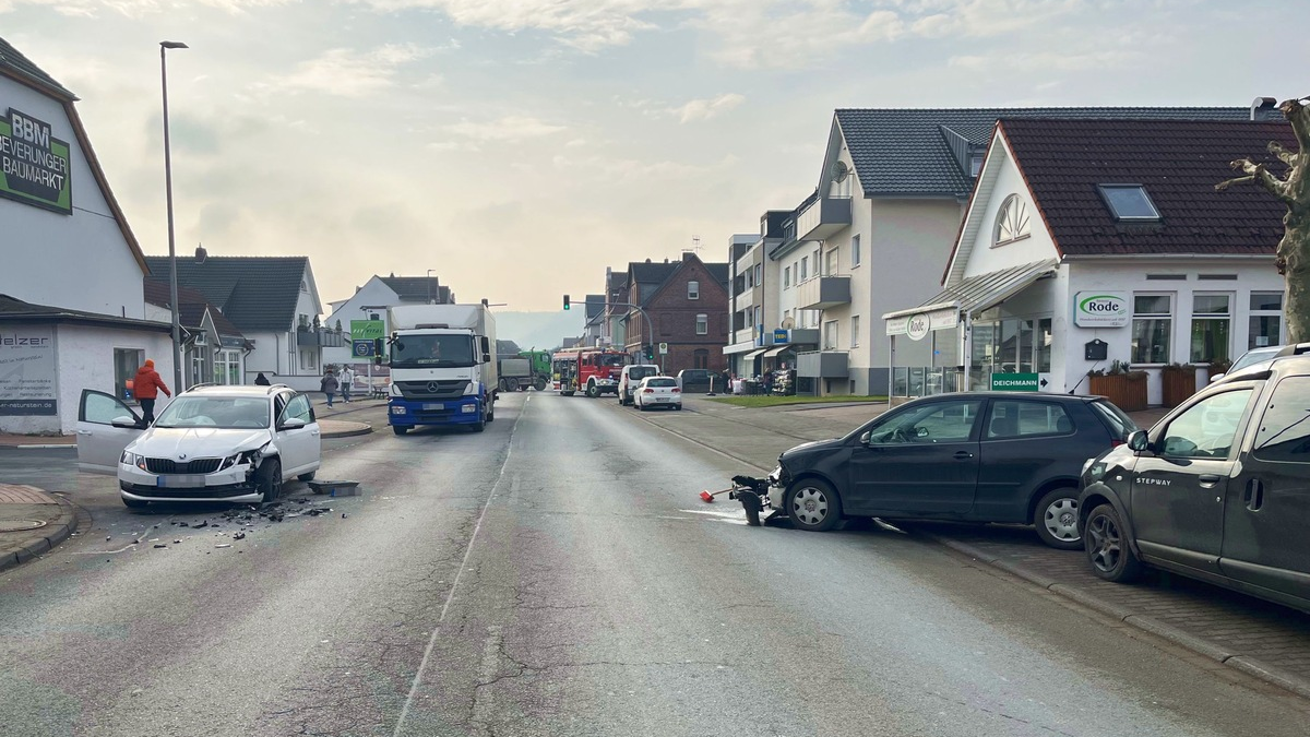 POL-HX: Unfall beim Ausparken sorgt für Vollsperrung der B83 - Foto: presseportal.de