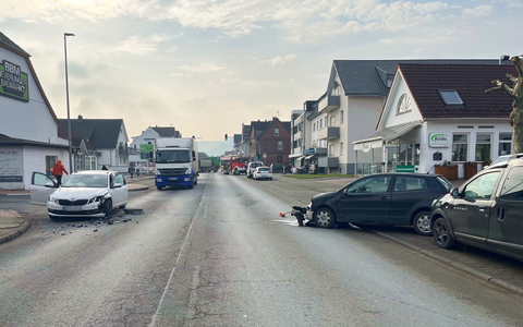 POL-HX: Unfall beim Ausparken sorgt für Vollsperrung der B83 - Foto: presseportal.de