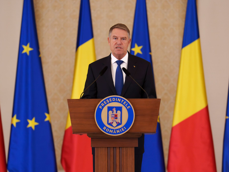 Rumäniens Staatspräsident Klaus Iohannis ist zurückgetreten  - Foto: Vadim Ghirda/AP/dpa