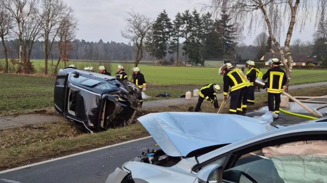 FW Südheide: Schwerer Auffahrunfall auf der K17 zwischen Unterlüß und Lutterloh - Bild: presseportal.de