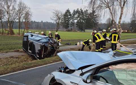 FW Südheide: Schwerer Auffahrunfall auf der K17 zwischen Unterlüß und Lutterloh - Foto: presseportal.de