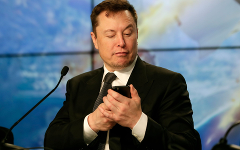 Der US-Unternehmer Elon Musk hatte die Plattform Twitter übernommen und zu X umbenannt. (Archivbild) - Foto: John Raoux/AP/dpa