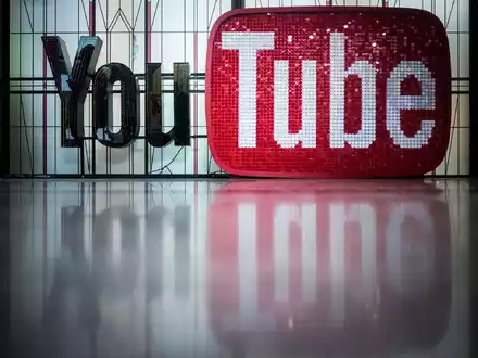 Youtube wurde vor 20 Jahren gegründet. - Foto: Sophia Kembowski/dpa
