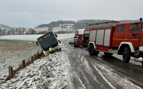 POL-HX: Elf Unfälle auf glatten Straßen im Kreis Höxter - Foto: presseportal.de