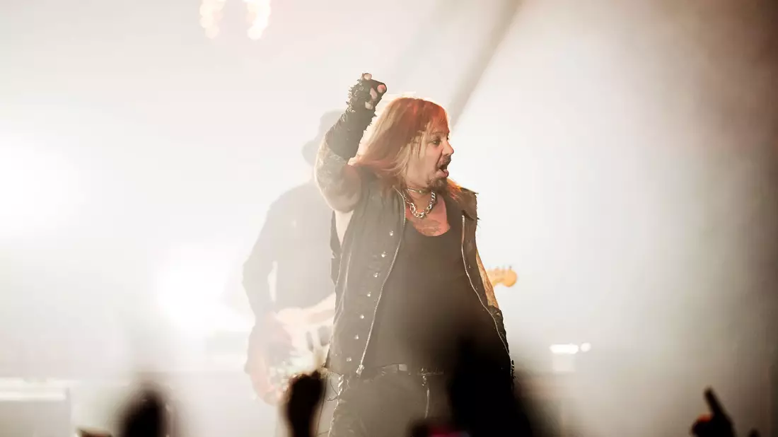 Das Privatflugzeug gehörte Mötley-Crüe-Frontmann Vince Neil. (Archivbild) - Bild: picture alliance / dpa