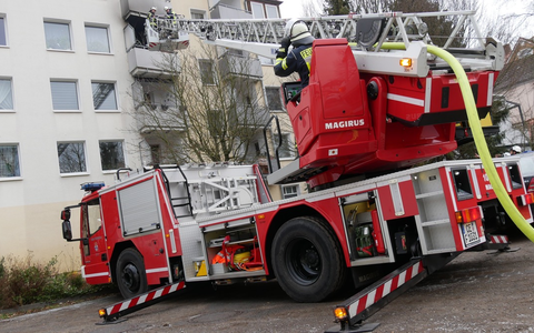 FW Celle: Balkon in Vollbrand - Foto: presseportal.de