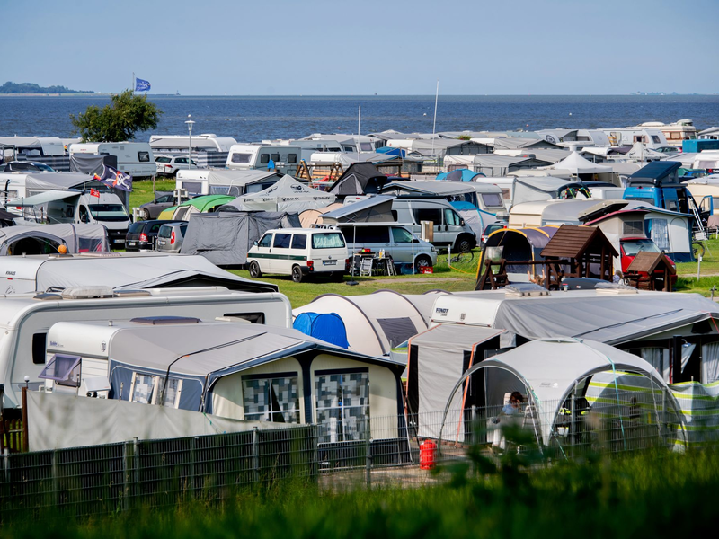 Camping-Urlaub liegt seit Jahren im Trend, nun wurde ein neuer Rekord verzeichnet (Archivbild) - Foto: Hauke-Christian Dittrich/dpa