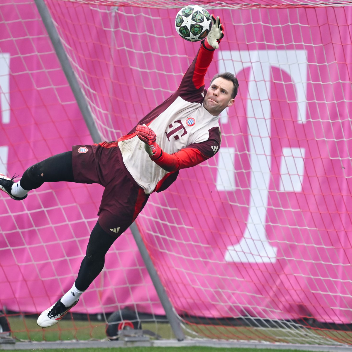 Der FC Bayern muss sich im Playoff-Hinspiel beweisen. - Foto: Sven Hoppe/dpa
