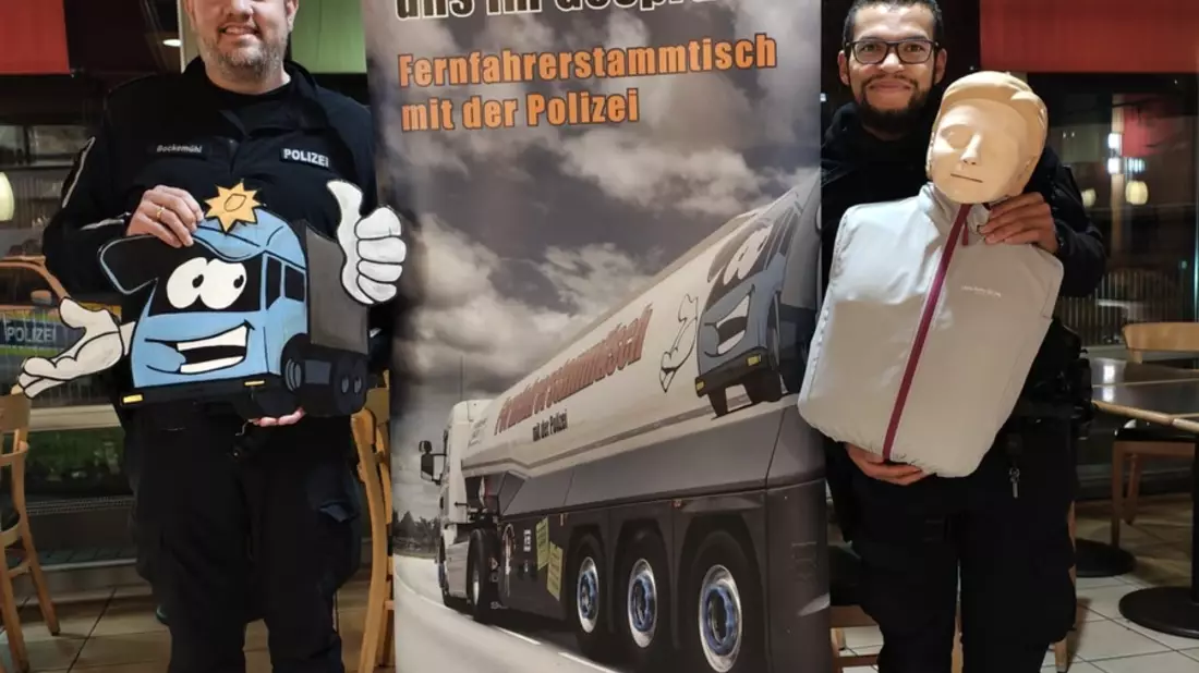 POL-ROW: ++ Auffrischung Erste Hilfe: Nützliche Hinweise beim 216. Fernfahrerstammtisch ++ - Bild: presseportal.de