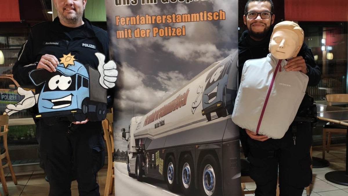 POL-ROW: ++ Auffrischung Erste Hilfe: Nützliche Hinweise beim 216. Fernfahrerstammtisch ++ - Foto: presseportal.de