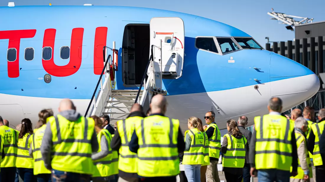 Rund 320 Beschäftigte arbeiten für Tuifly am Boden. (Symbolbild) - Bild: Moritz Frankenberg/dpa