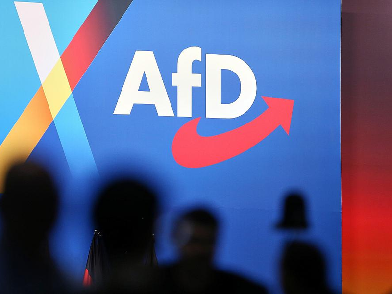 AfD-Logo auf Parteitag (Archiv) - Foto: über dts Nachrichtenagentur