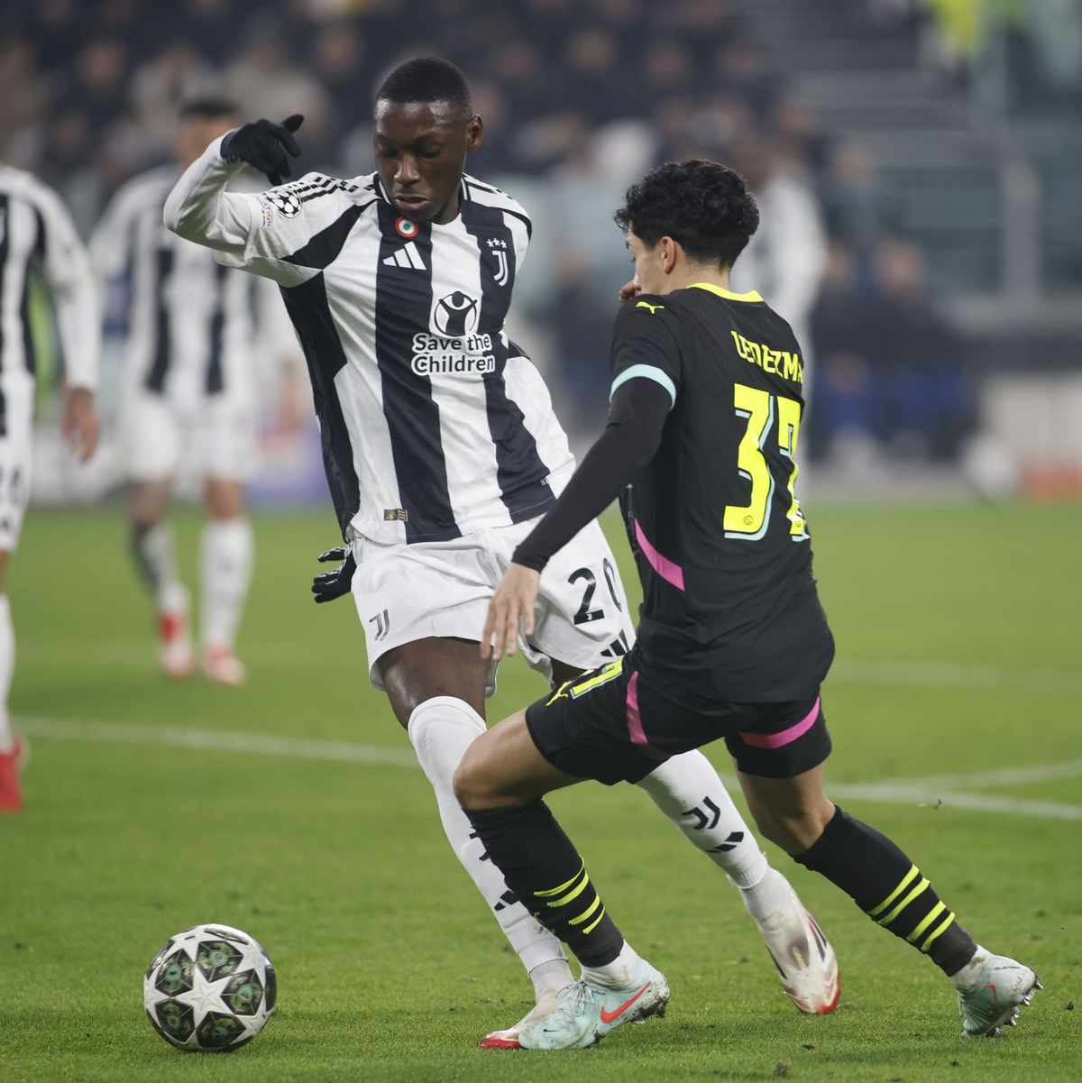 Juventus Turin und der Ex-Frankfurter Randal Kolo Muani (l) können auf das Achtelfinale hoffen. - Foto: Nderim Kaceli/Ipa Sport / Ipa-Ag/LiveMedia/IPA/dpa