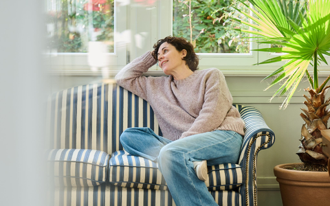 Schauspielerin Nina Kunzendorf hätte als TV-Kommissarin gern mehr geraucht. - Foto: Annette Riedl/dpa