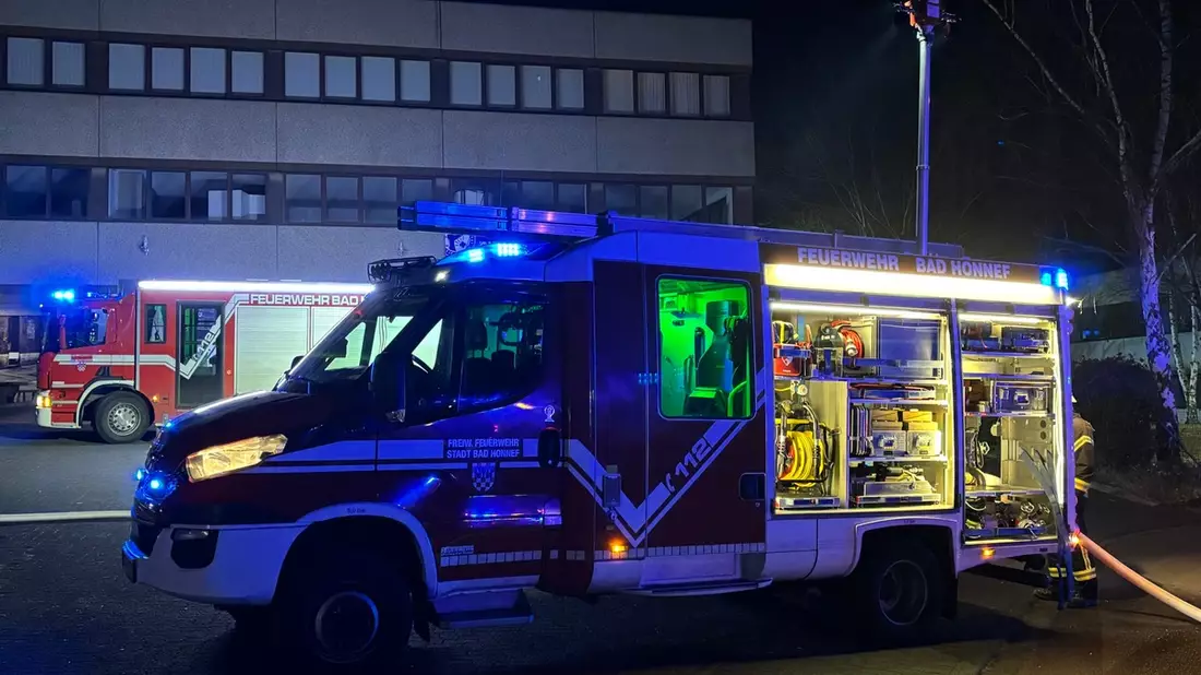 FW Bad Honnef: Brandmeldenlage alarmiert Feuerwehr - Kleinbrand in Keller schnell gelöscht - Bild: presseportal.de