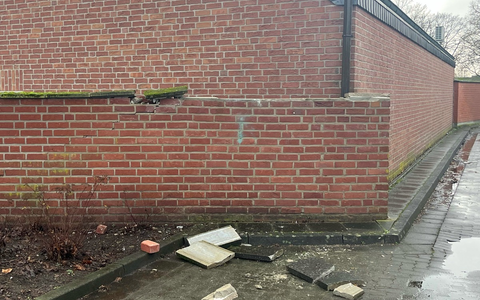 POL-KLE: Rees - Grundstücksmauer beschädigt: Polizei sucht Zeugen nach Verkehrsunfallflucht - Foto: presseportal.de