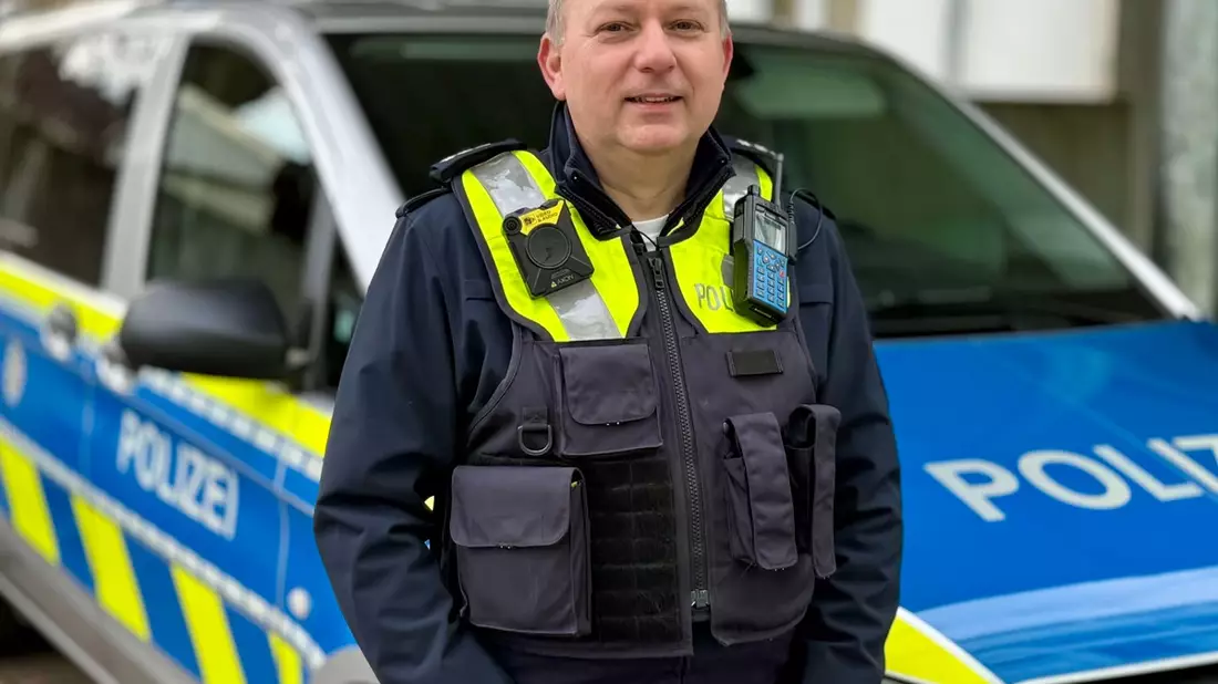 POL-SU: Vorstellung des neuen Bezirksdienstbeamten für Sankt Augustin-Hangelar: Polizeihauptkommissar Frank Wende - Bild: presseportal.de