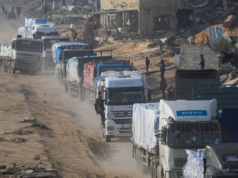 Trotz der Zerstörungen versuchen viele Menschen in Gaza, den muslimischen Fastenmonat Ramadan einigermaßen würdig zu feiern. - Foto: Abdel Kareem Hana/AP/dpa