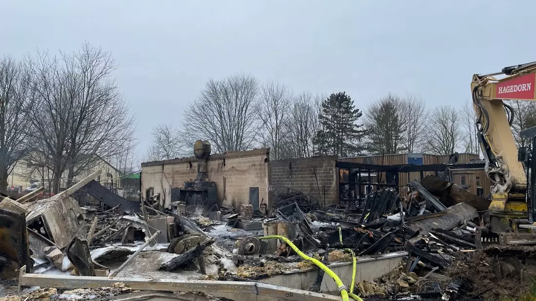 POL-HX: Großbrand in Brakel: Polizei nimmt Ermittlungen auf - Bild: presseportal.de