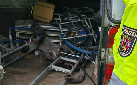 POL-PPRP: ZVD Rheinpfalz: Abfalltransportkontrolle in Schifferstadt - Foto: presseportal.de