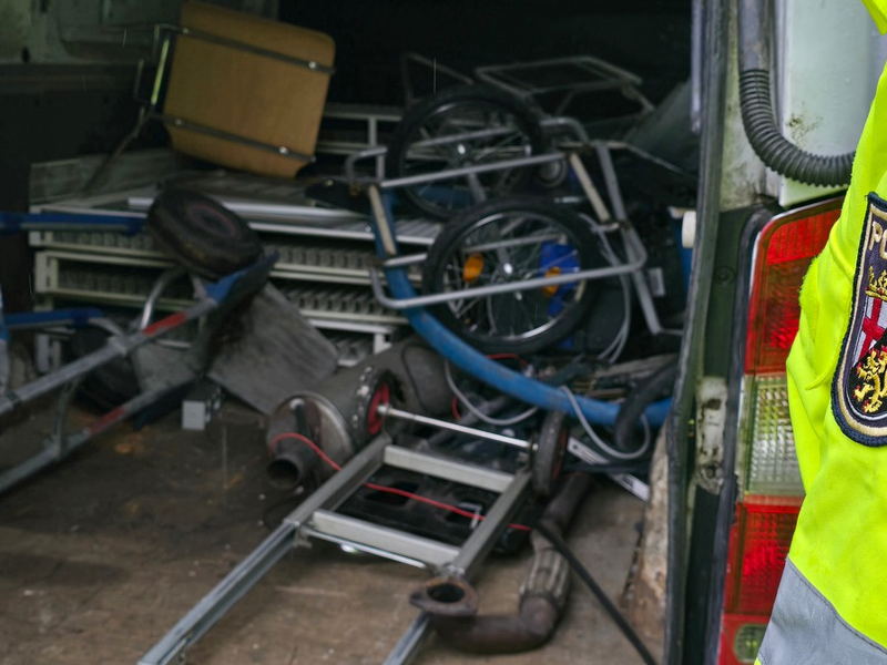 POL-PPRP: ZVD Rheinpfalz: Abfalltransportkontrolle in Schifferstadt - Foto: presseportal.de