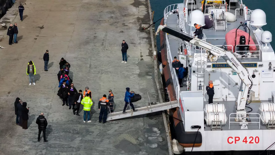 Italiens rechte Ministerpräsidentin Giorgia Meloni lässt ihr «Albanien-Modell» nun überarbeiten. (Foto: Archiv) - Bild: Vlasov Sulaj/AP/dpa