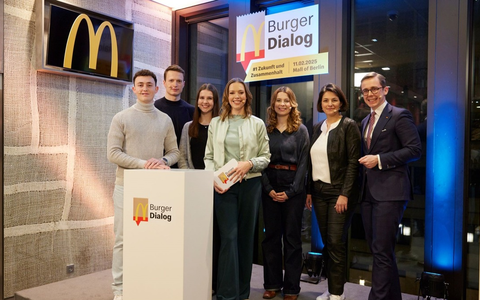 Auftakt Burger Dialog: McDonald's bringt Gen Z und Politiker:innen an einen Tisch - Foto: presseportal.de