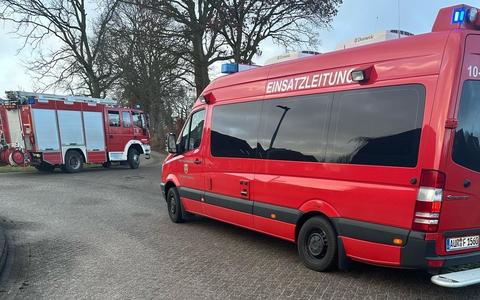 FW-AUR: Beschädigte Gasleitung und technischer Defekt sorgten für Einsätze der Feuerwehr Sandhorst - Foto: presseportal.de