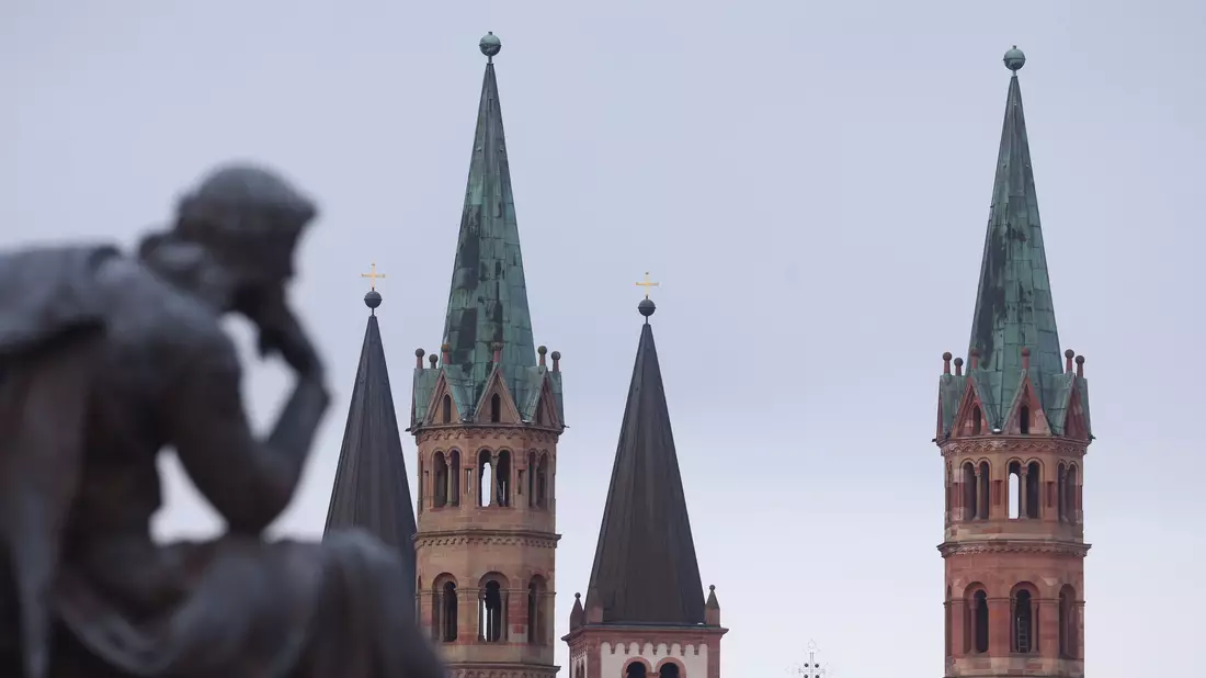 Die Kirchen in Bayern verlieren Jahr für Jahr Mitglieder. (Symbolbild) - Bild: Karl-Josef Hildenbrand/dpa