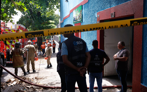 Ein Feuer hat in der Fabrik erheblichen Schaden angerichtet. - Foto: Tânia Rêgo/Agencia Brazil/dpa
